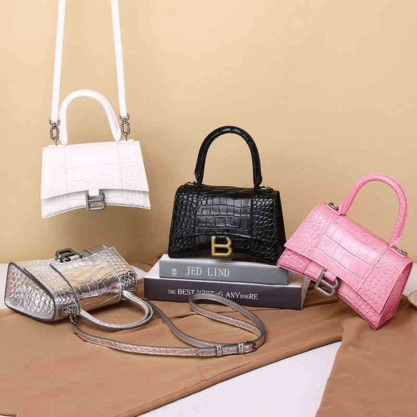 designer shoulder balencaigass bags women's leather bag 2022 alligator hourglass fashion versatile shoulder messenger
designer shoulder balencaigass bags women's leather bag 2022 alligator hourglass fashion versatile shoulder messenger