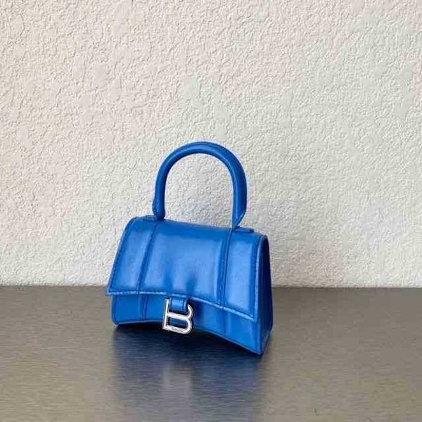 designer shoulder balencaigass bags letter fashion family buckle mini hourglass bag crocodile pattern real cow leather women's single s
designer shoulder balencaigass bags letter fashion family buckle mini hourglass bag crocodile pattern real cow leather women's single s