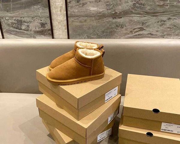 luxurys brand sell classic mini snow boots warm boots fashion women platform boot ultra matte fur suede wool blend comfort winter designer a, Black
luxurys brand sell classic mini snow boots warm boots fashion women platform boot ultra matte fur suede wool blend comfort winter designer a, Black