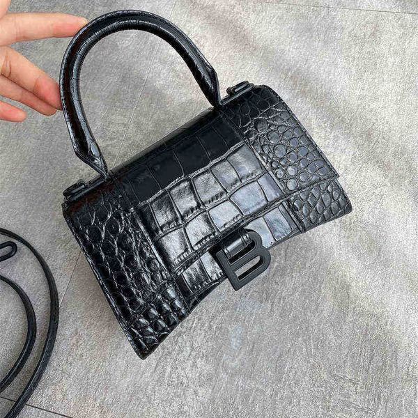 designer bags balenciga hourglass correct women luxurys bag fashion alligator b-shaped bag summer fashion versatile handbag one shoulder mes
designer bags balenciga hourglass correct women luxurys bag fashion alligator b-shaped bag summer fashion versatile handbag one shoulder mes
