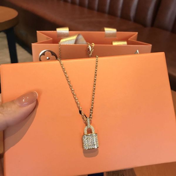 luxury designer necklace 18k gold plated titanium steel full aaa diamond locks necklaces man choker chain letter pendant fashion womens wedd, Silver
luxury designer necklace 18k gold plated titanium steel full aaa diamond locks necklaces man choker chain letter pendant fashion womens wedd, Silver