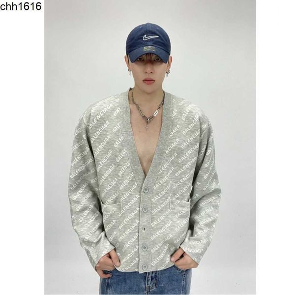 balencaigaess 22 autumn new aop knitted cardigan for men and women tees, White;black
balencaigaess 22 autumn new aop knitted cardigan for men and women tees, White;black