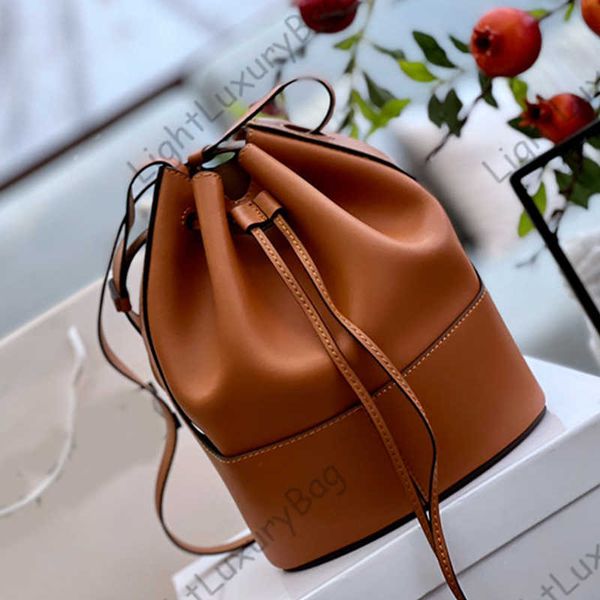 5a bucket crossbody for women black shoulder bag designer leather wallet quality classic famous brand shopping purses 220814
5a bucket crossbody for women black shoulder bag designer leather wallet quality classic famous brand shopping purses 220814