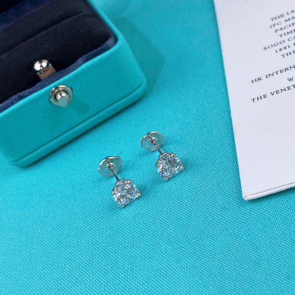 designers earrings studs quality women's charm letter pearl round high sense earring retro jewelry women jewelrys gifts box very good c, Golden;silver
designers earrings studs quality women's charm letter pearl round high sense earring retro jewelry women jewelrys gifts box very good c, Golden;silver