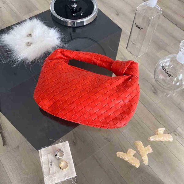 single shoulder bag 2022 fashion korean style handmade woven mini jodie medium size bag pouch clutch pu synthetic leather y220304
single shoulder bag 2022 fashion korean style handmade woven mini jodie medium size bag pouch clutch pu synthetic leather y220304