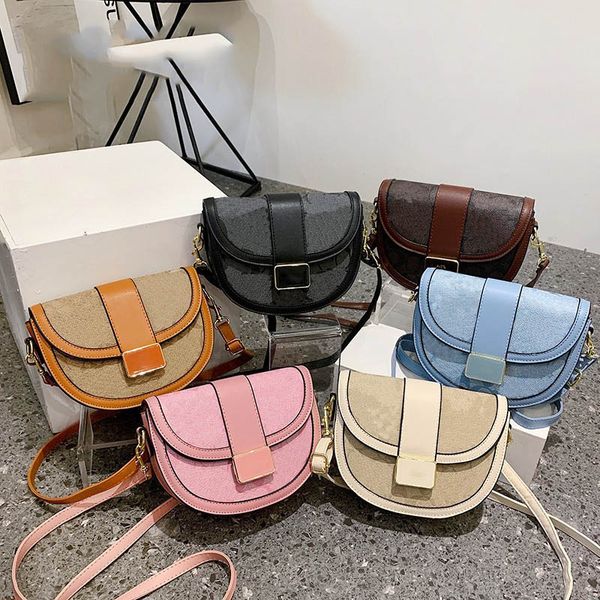 bags totes handbag designer bag women classic imitated famous brand printed panel buckle one shoulder saddle bag fashionable style party din
bags totes handbag designer bag women classic imitated famous brand printed panel buckle one shoulder saddle bag fashionable style party din