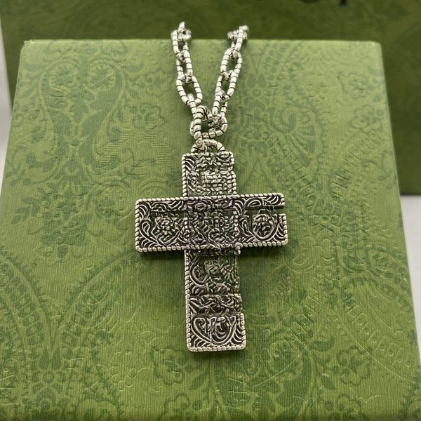 luxury 925 silver choker necklace designer square cross necklaces cuban chain stainless steel letter pendants jewelry for men women hip hop
luxury 925 silver choker necklace designer square cross necklaces cuban chain stainless steel letter pendants jewelry for men women hip hop