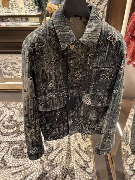2022 autumns and winter new pattern brands jacket highquality exquisite printed single-breasted design fashion handsome man's jeans jac, Black;brown
2022 autumns and winter new pattern brands jacket highquality exquisite printed single-breasted design fashion handsome man's jeans jac, Black;brown