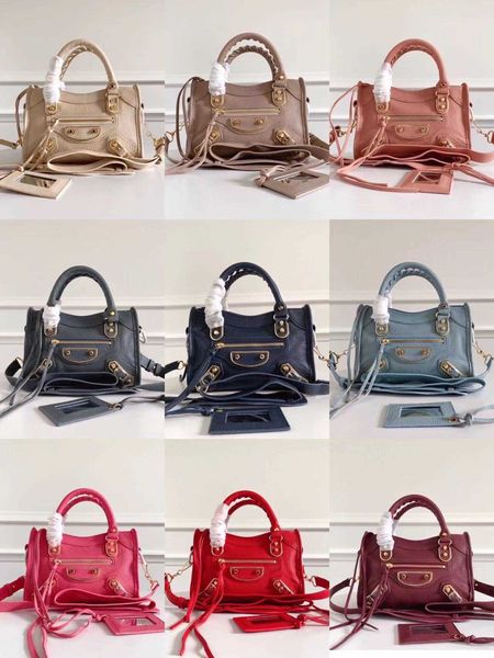 shoulder bags women's oil wax leather motorcycle underarm hand fashionable large-capacity rivet messenger loco 221017
shoulder bags women's oil wax leather motorcycle underarm hand fashionable large-capacity rivet messenger loco 221017