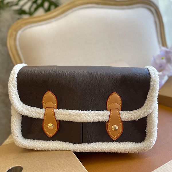 winter lamb wool crossbody bag women shoulder messenger bags old flower letters snap fastener leather strap interior zip pocket lady wallets
winter lamb wool crossbody bag women shoulder messenger bags old flower letters snap fastener leather strap interior zip pocket lady wallets