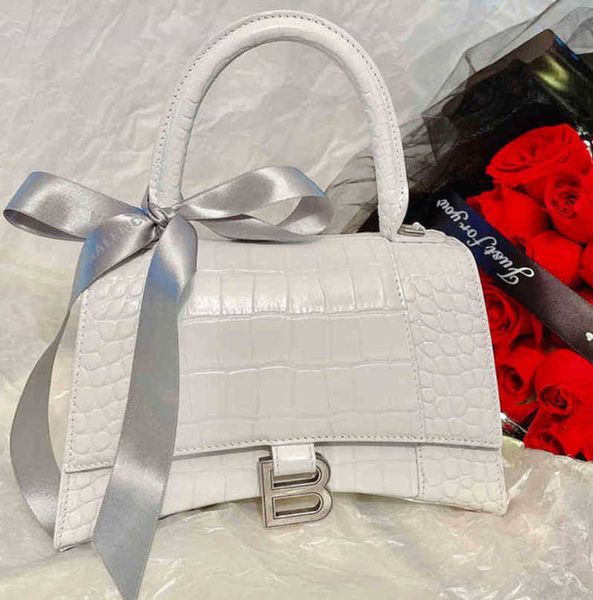 designer shoulder balencaigass bags same bag star female 2022 hourglass character versatile family crocodile messenger
designer shoulder balencaigass bags same bag star female 2022 hourglass character versatile family crocodile messenger