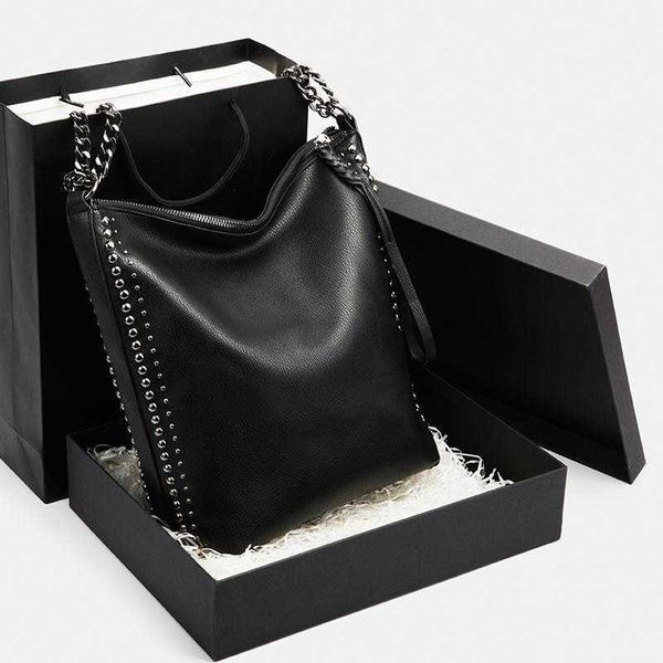 shoulder bags female bag trendy messenger small crowd large capacity single shoulder tote big bucket female 221017
shoulder bags female bag trendy messenger small crowd large capacity single shoulder tote big bucket female 221017