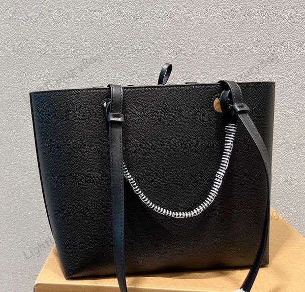 5a tote bag designer leather wallet high capacity shoulder practical convenient handbags for women classic famous brand shopping purses 2202
5a tote bag designer leather wallet high capacity shoulder practical convenient handbags for women classic famous brand shopping purses 2202