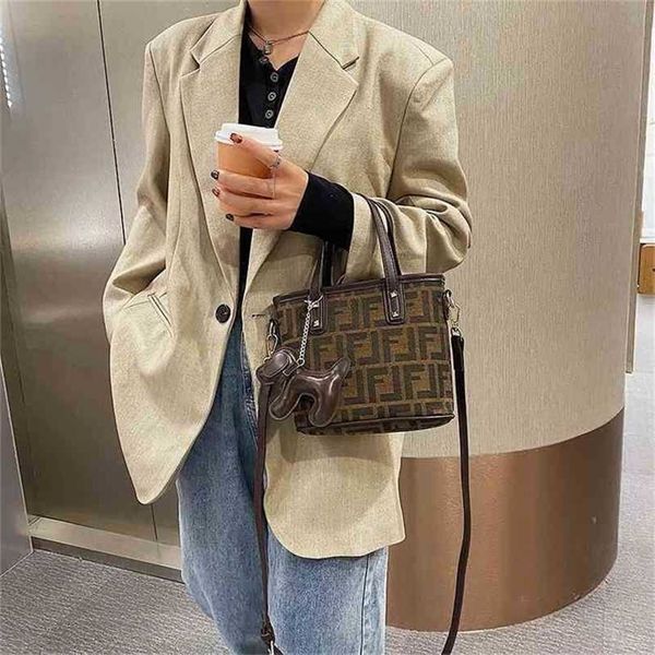 70% off 2023 designer bag explosive models handbags super fire letter embroidery vegetable basket small trend canvas
70% off 2023 designer bag explosive models handbags super fire letter embroidery vegetable basket small trend canvas