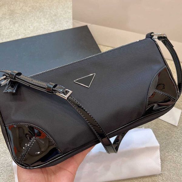 2022 luxury designers totes shoulder bag woman waterproof glossy handbags single bags ladies fashion banquet nylon
2022 luxury designers totes shoulder bag woman waterproof glossy handbags single bags ladies fashion banquet nylon