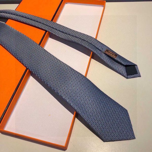 2023 neck ties designer men fashion mens ties letter print handmade business leisure cravat silk luxury with original box 07, Blue;purple
2023 neck ties designer men fashion mens ties letter print handmade business leisure cravat silk luxury with original box 07, Blue;purple
