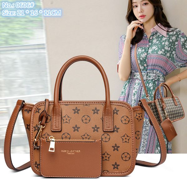wholesale factory ladies shoulder bag 3 colors daily matching printed handbag classic retro letter handbag personality plug-in coin purse fa
wholesale factory ladies shoulder bag 3 colors daily matching printed handbag classic retro letter handbag personality plug-in coin purse fa