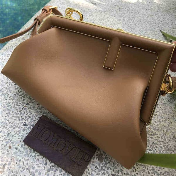 designer first handbags i bags and winter hand chain clip lock cloud dumpling single shoulder diagonal span portable womens 
designer first handbags i bags and winter hand chain clip lock cloud dumpling single shoulder diagonal span portable womens