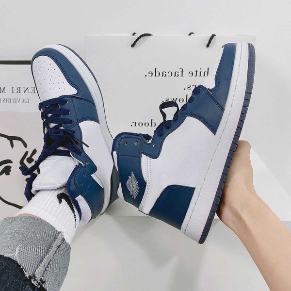 shoes 1 1s sneakers bred patent rebellionaire university blue hyper royal heritage georgetown obsidian unc carbon fiber men
shoes 1 1s sneakers bred patent rebellionaire university blue hyper royal heritage georgetown obsidian unc carbon fiber men