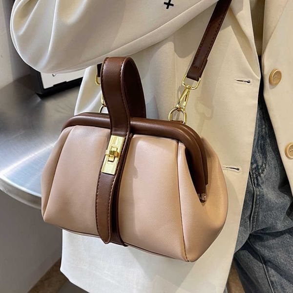 this year's popular bag women autumn and winter fashion color contrast cross body feeling portable shell, Silver
this year's popular bag women autumn and winter fashion color contrast cross body feeling portable shell, Silver