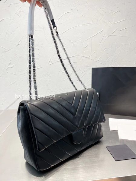 32cm classic jumbo flap v-stitch designer maxi bags chevron line quilted silver hardware chain crossbody shoulder large capacity street fash
32cm classic jumbo flap v-stitch designer maxi bags chevron line quilted silver hardware chain crossbody shoulder large capacity street fash