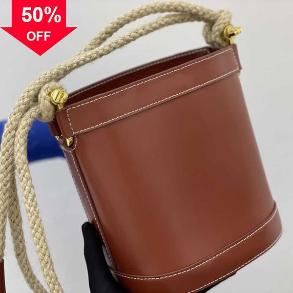 designer bags triumphal arch leather bucket marin hemp rope one shoulder crossbody bag versatile commuter women's factory direct sale
designer bags triumphal arch leather bucket marin hemp rope one shoulder crossbody bag versatile commuter women's factory direct sale