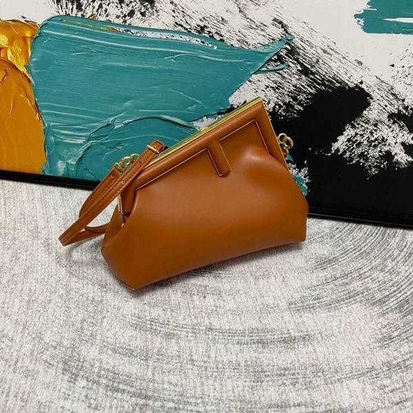 designer first handbags bags niche design spot d sheepskin cabinet holding clip single shoulder messenger cloud dinner womens bagcompleted o
designer first handbags bags niche design spot d sheepskin cabinet holding clip single shoulder messenger cloud dinner womens bagcompleted o
