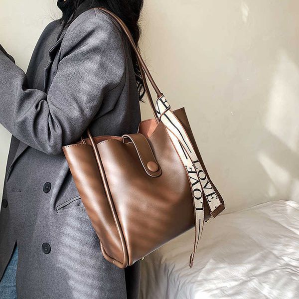 large capacity child mother bag fashion texture commuter hand one shoulder tote, Silver
large capacity child mother bag fashion texture commuter hand one shoulder tote, Silver