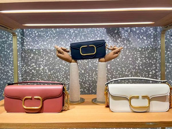 luxurys designers cross body shoulder bags genuine leather women's men totes clutch lambskin handbags sling fashion sling chain strap c
luxurys designers cross body shoulder bags genuine leather women's men totes clutch lambskin handbags sling fashion sling chain strap c