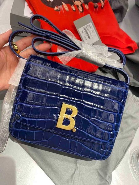designer handbags balenciga hourglass bags crocodile embossed b-button tofu small square single shoulder messenger bag women's
designer handbags balenciga hourglass bags crocodile embossed b-button tofu small square single shoulder messenger bag women's