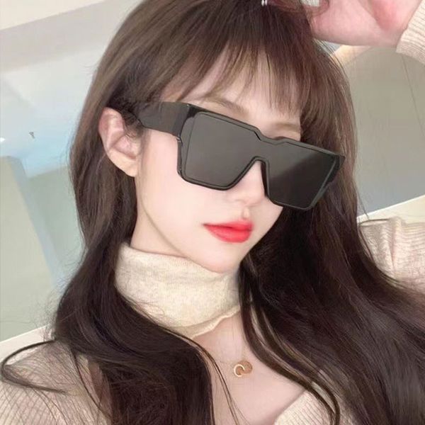 men and women sunglasses z1593e style anti-ultraviolet retro goggles square one-piece full-frame classic fashion glasses random box, White;black
men and women sunglasses z1593e style anti-ultraviolet retro goggles square one-piece full-frame classic fashion glasses random box, White;black