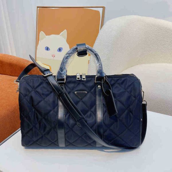 shopping bags duffle bag large capacity chain travel bags outdoor leather polyester plain print stripes letter soft single oversize designer
shopping bags duffle bag large capacity chain travel bags outdoor leather polyester plain print stripes letter soft single oversize designer