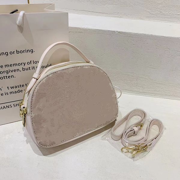 new 2023 classic women's stuff sacks old flower one shoulder crossbody bag bag double zip camera bags grils
new 2023 classic women's stuff sacks old flower one shoulder crossbody bag bag double zip camera bags grils