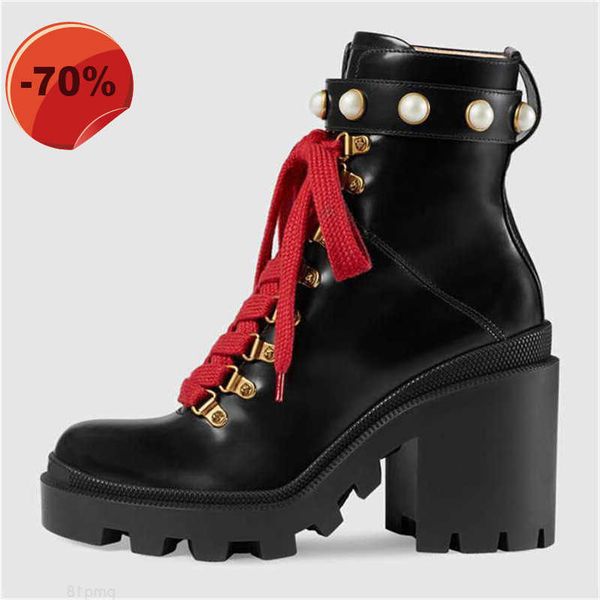 ankle boot designer boots sneakers 2022 embroidered leather with belt 557735 ayo10 fashion classic martin desert 1000 luxury size 35-42, Black
ankle boot designer boots sneakers 2022 embroidered leather with belt 557735 ayo10 fashion classic martin desert 1000 luxury size 35-42, Black