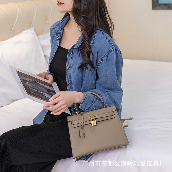 bag female versatile high sense kelly bag second generation mini single shoulder messenger handbag, Silver
bag female versatile high sense kelly bag second generation mini single shoulder messenger handbag, Silver