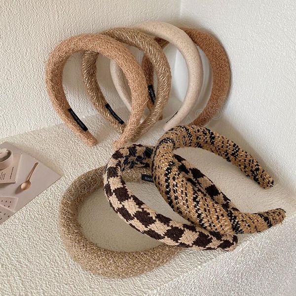 fashion autumn winter headband wide side knitted hairband girls classic plaid headwear sponge hair accessories, Slivery;white 
fashion autumn winter headband wide side knitted hairband girls classic plaid headwear sponge hair accessories, Slivery;white