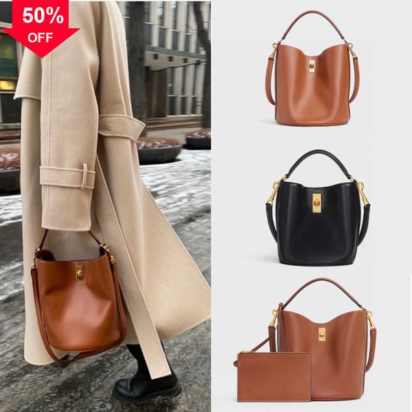 designer bags 2022 spring and summer new arc de triomphe bucket leather women's versatile single shoulder msenger bag mother factory di
designer bags 2022 spring and summer new arc de triomphe bucket leather women's versatile single shoulder msenger bag mother factory di