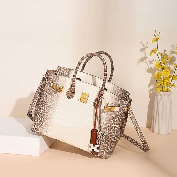 designer luxurys women totes handbags handle h home capacity pocket genuine leather crocodile pattern gold hardware european and american e1
designer luxurys women totes handbags handle h home capacity pocket genuine leather crocodile pattern gold hardware european and american e1