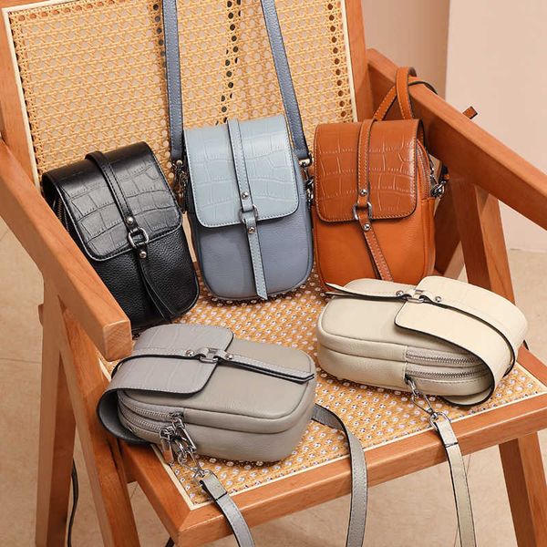 first layer cow leather spring and summer bag cross vertical small soft mobile phone, Silver
first layer cow leather spring and summer bag cross vertical small soft mobile phone, Silver