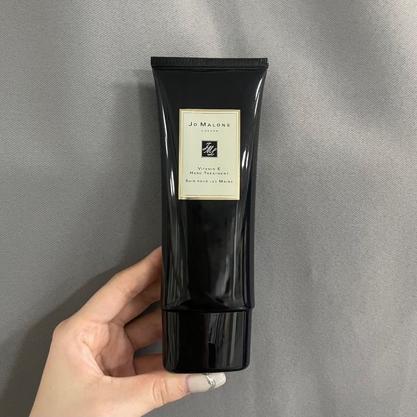 jo malone 2 in 1 gift box hand cream 100ml lip conditioner 15ml set 2pcs skin care lip balm vitami e hands treatment london brand cologne sc
jo malone 2 in 1 gift box hand cream 100ml lip conditioner 15ml set 2pcs skin care lip balm vitami e hands treatment london brand cologne sc