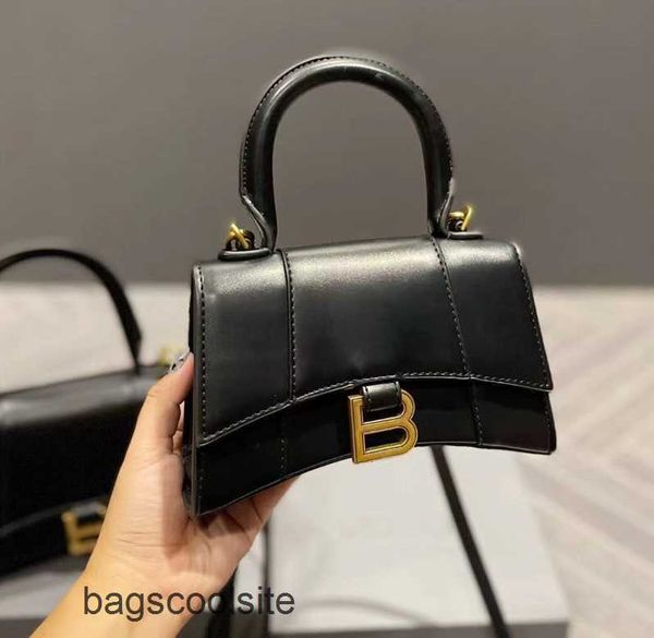 2023 bag bags hourglass designer leather handbag crocodile classic one shoulder women's small balencigas
2023 bag bags hourglass designer leather handbag crocodile classic one shoulder women's small balencigas