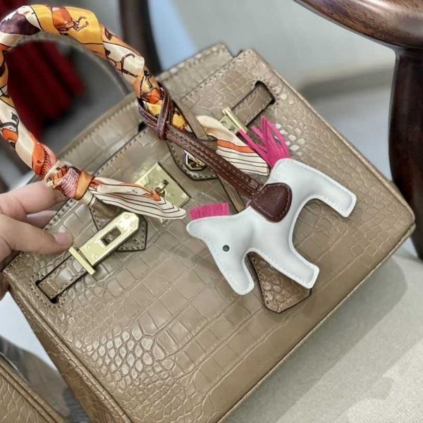 luxury famous women's shoulder bags fashion cosmetic bag totes crocodile h home handbags designed by famous designer cross body purses
luxury famous women's shoulder bags fashion cosmetic bag totes crocodile h home handbags designed by famous designer cross body purses