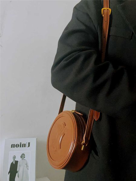 designer bag autumn and winter new triumphal arch embossed small round one shoulder cross body fashionable high-grade factory direct sale pu
designer bag autumn and winter new triumphal arch embossed small round one shoulder cross body fashionable high-grade factory direct sale pu