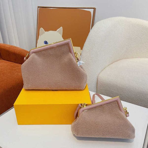 evening bags totes fenbag first designer tote bag plush clip winter designers handbag women shopping handle shoulder crossbody s purse 22092
evening bags totes fenbag first designer tote bag plush clip winter designers handbag women shopping handle shoulder crossbody s purse 22092