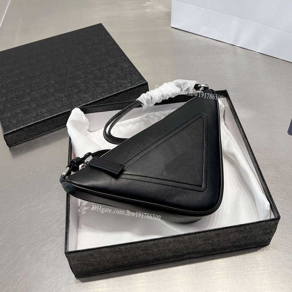 pradity fashion cleo hobo bag 5 color classic designer triangle underarm bag brand prad handbag fashion plain relief printed shoulder bags l
pradity fashion cleo hobo bag 5 color classic designer triangle underarm bag brand prad handbag fashion plain relief printed shoulder bags l