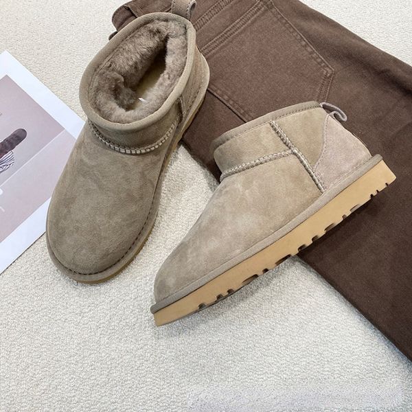 boots winter fur ladies snow real sheepskin wool low-cut warm shoes man and women short 221017, Black
boots winter fur ladies snow real sheepskin wool low-cut warm shoes man and women short 221017, Black