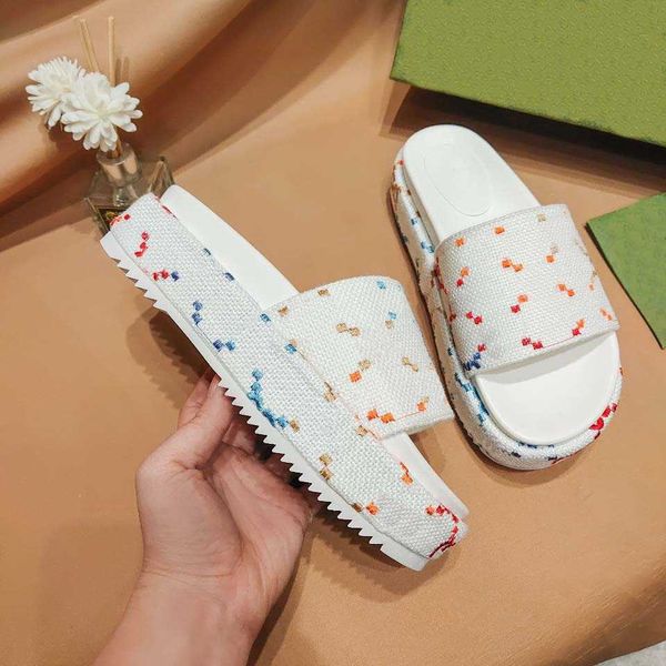 2022 sandals slides platform slippers rainbow letters thick bottom casual versatile waterproof for women factory supply a generation 03, Black
2022 sandals slides platform slippers rainbow letters thick bottom casual versatile waterproof for women factory supply a generation 03, Black