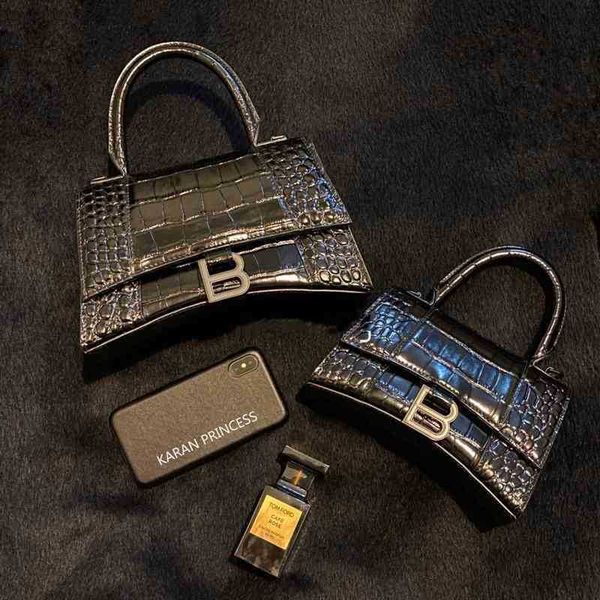 balencaigass 2022 designer sense b advanced home high version womens crocodile leather shoulder diagonal hourglassb bag handbag
balencaigass 2022 designer sense b advanced home high version womens crocodile leather shoulder diagonal hourglassb bag handbag