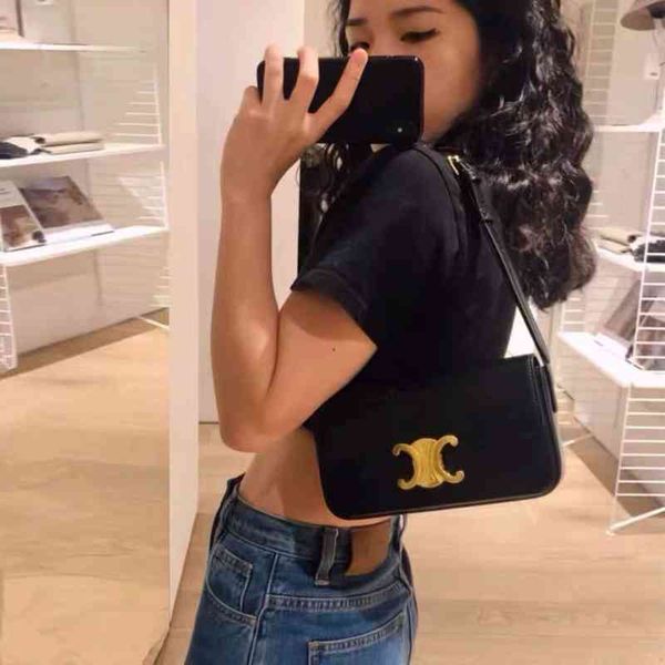 triumphal arch underarm bag women's french stick 2022 new fashion leather tofu crossbody one shoulder portable small square
triumphal arch underarm bag women's french stick 2022 new fashion leather tofu crossbody one shoulder portable small square