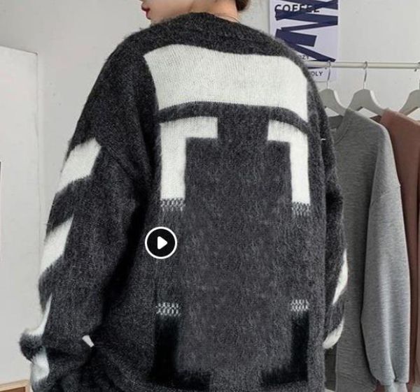 designers sweater mens womens arrow color gradient cardigan senior classic multicolor round neck autumn winter keep warm comfortable high g, White;black
designers sweater mens womens arrow color gradient cardigan senior classic multicolor round neck autumn winter keep warm comfortable high g, White;black
